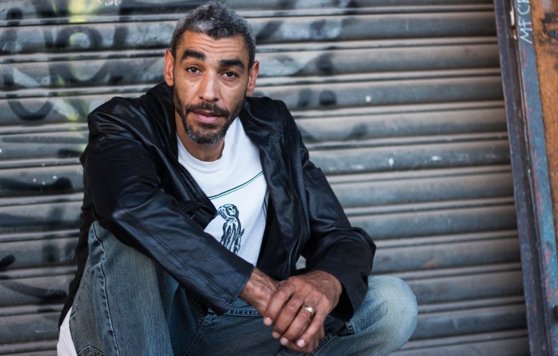 Book Leeroy Thornhill